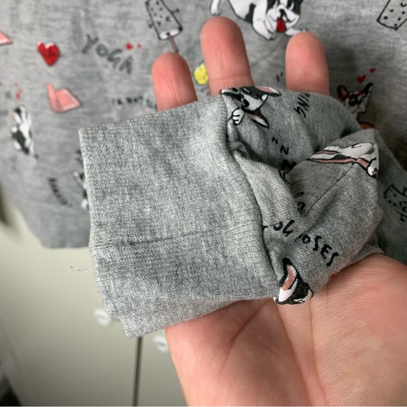 H&M Divided Dog Graphics Sweatshirt - Picture 5 of 14